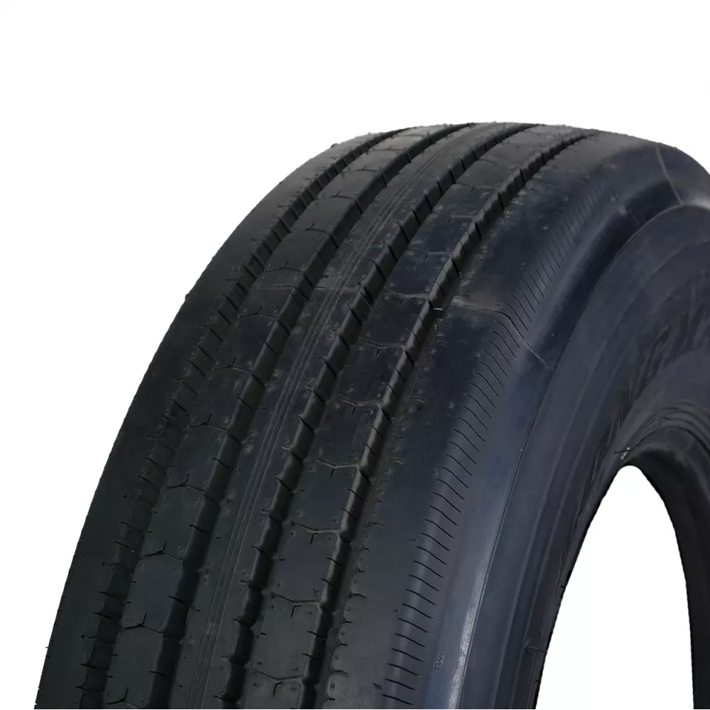 Грузовая шина 295/80 R22,5 Long March LM-216 18PR в Пласте