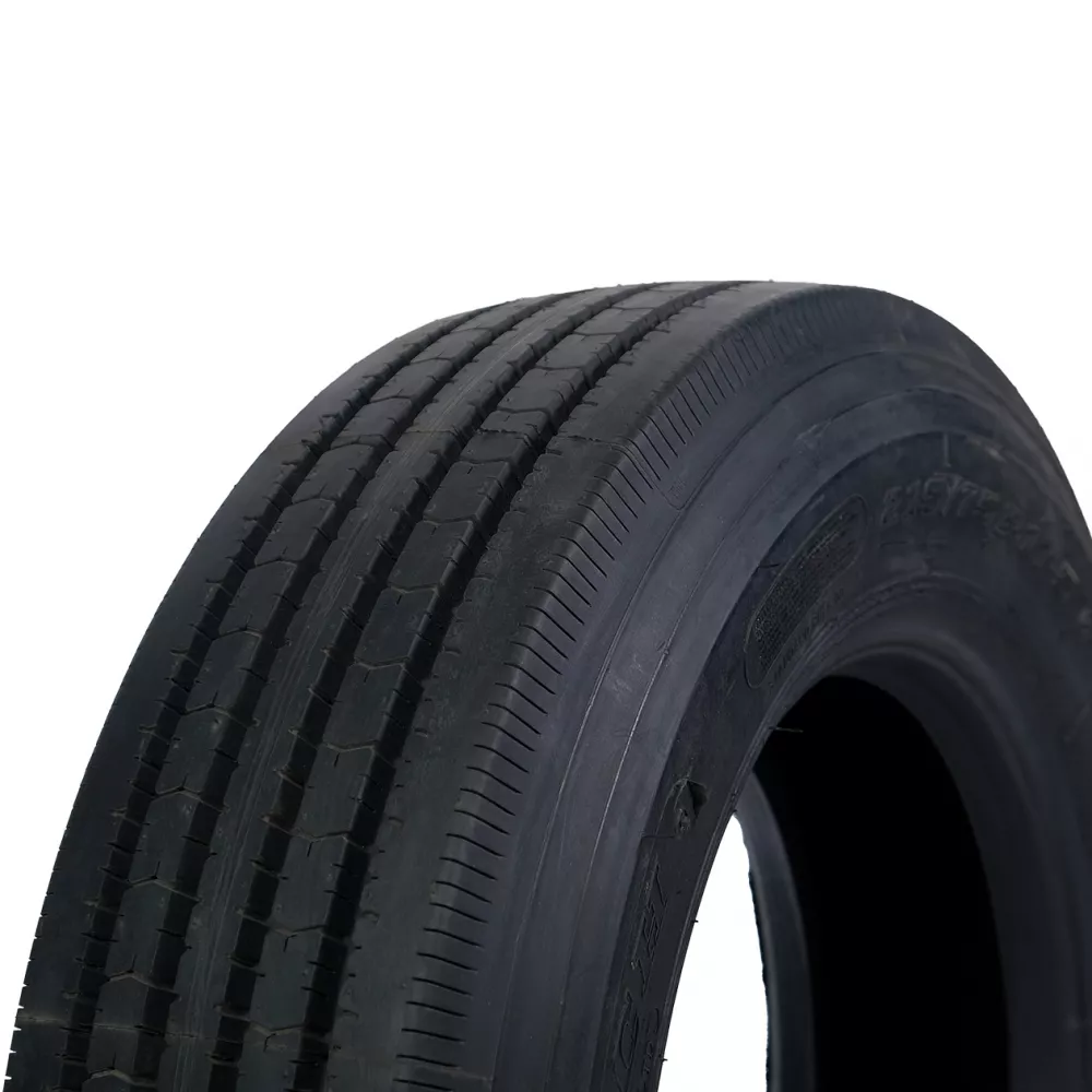 Грузовая шина 215/75 R17,5 Long March LM-216 16PR в Пласте