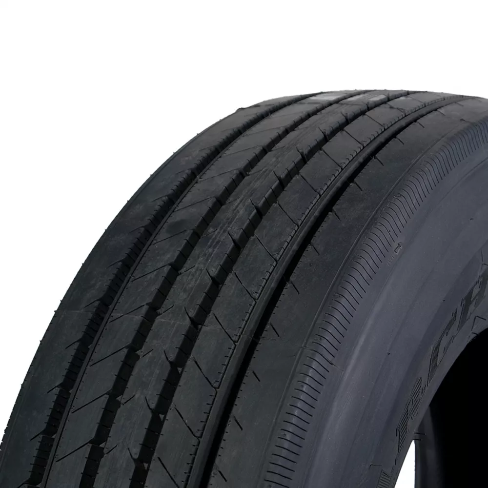 Грузовая шина 315/70 R22,5 Long March LM-117 20PR в Пласте